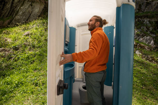 Best Luxury portable toilet rental  in Eaton Estates, OH